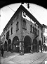 1944, via Manin ang. via Monte di Pietà, edificio del XV secolo. Farmacia Al Duomo  CGBC (Fabio Fusar)